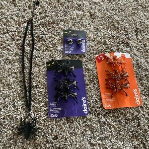 Claire's Spider Jewelry and Hair Clip Set in Black, Purple, and Orange